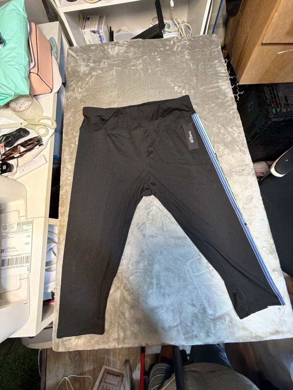 Bebe Sport Women's Black Rainbow Side Stripe Capri Leggings Size 3X